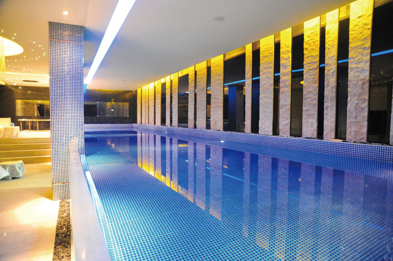 室內(nèi)游泳池運行成本高？怎么解決！