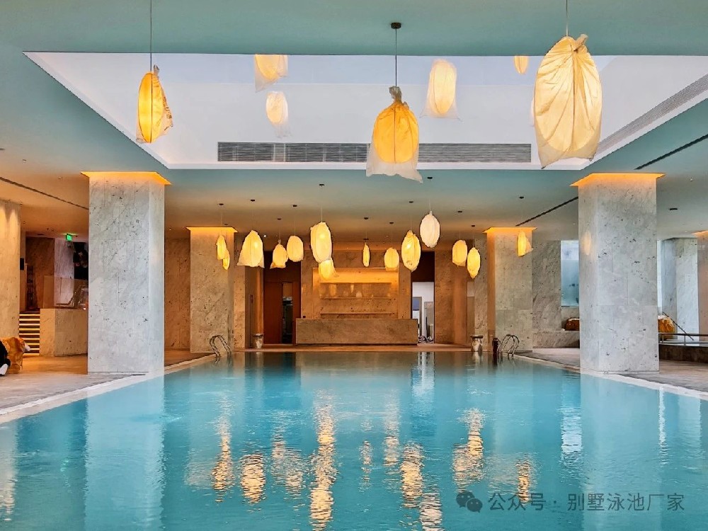 室內(nèi)恒溫游泳池總濕漉漉？這款恒溫除濕設(shè)備救大命!